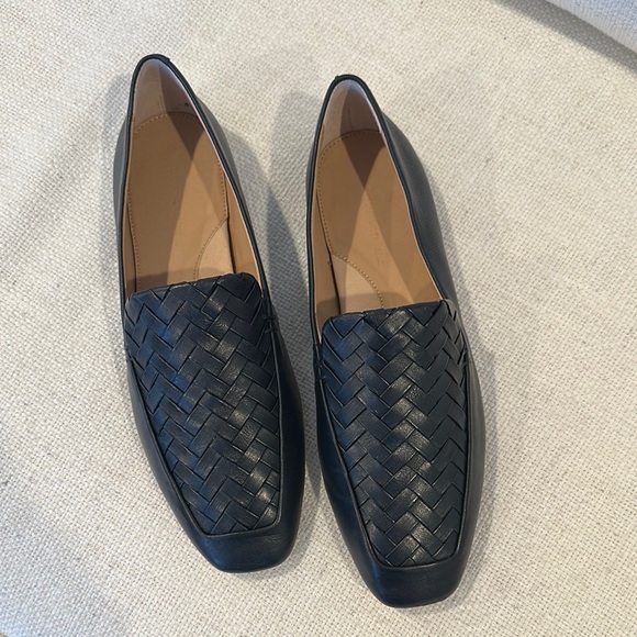 Banana Republic navy woven Soft Snip Loafer - Picture 1 of 7
